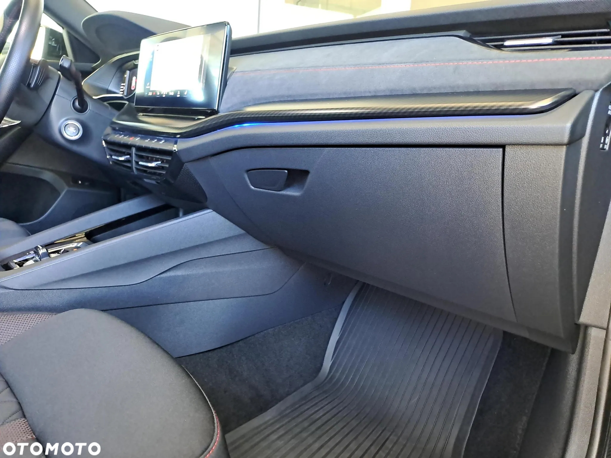 Skoda Octavia 2.0 TSI RS DSG - 25