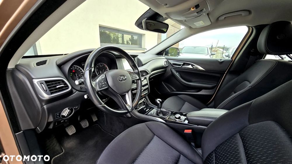Infiniti Q30 1.6t Business Executive - 19