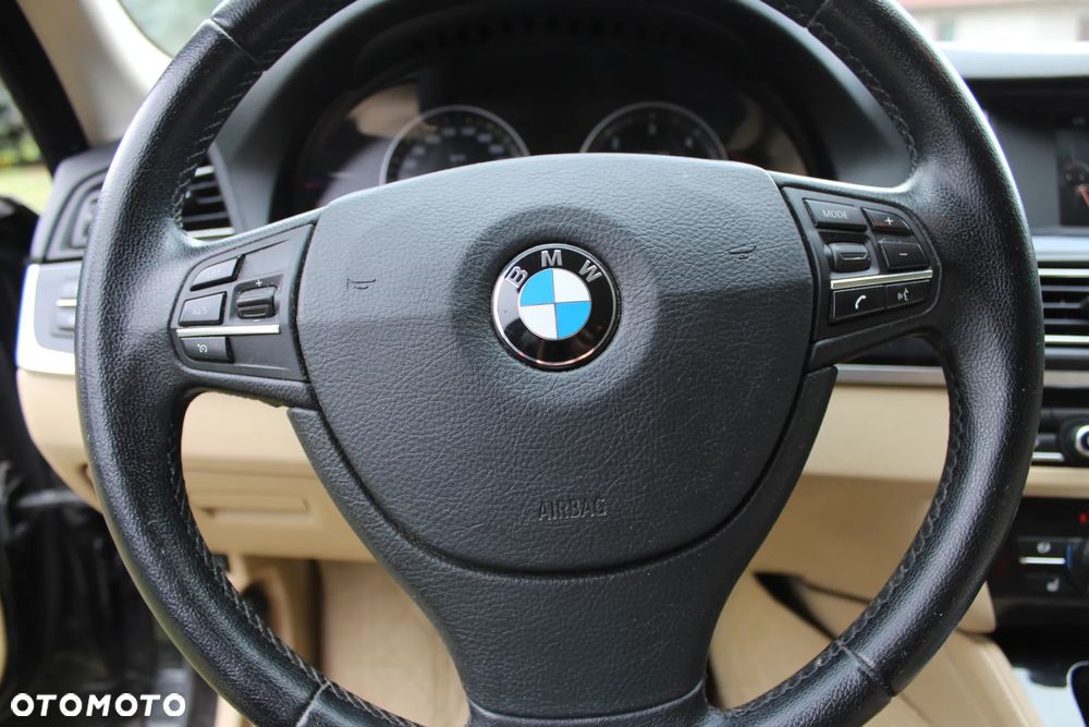 BMW Seria 5 520d Sport Line - 12