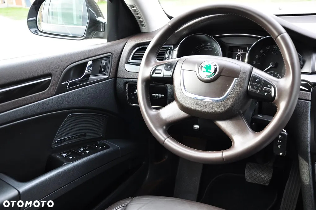 Skoda Superb 2.0 TDI L&K DSG - 34