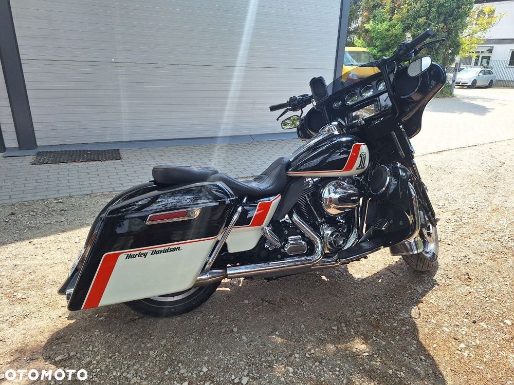 Harley-Davidson Touring Street Glide - 4