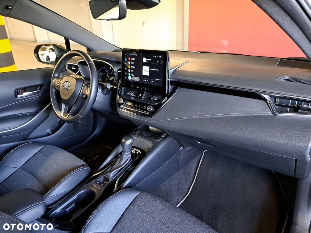 Toyota Corolla 1.8 Hybrid Style - 17