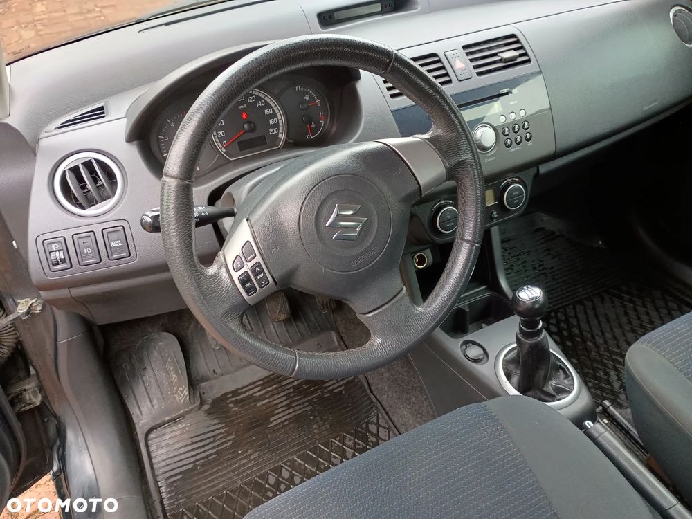 Suzuki Swift 1.3 DDiS Comfort - 5