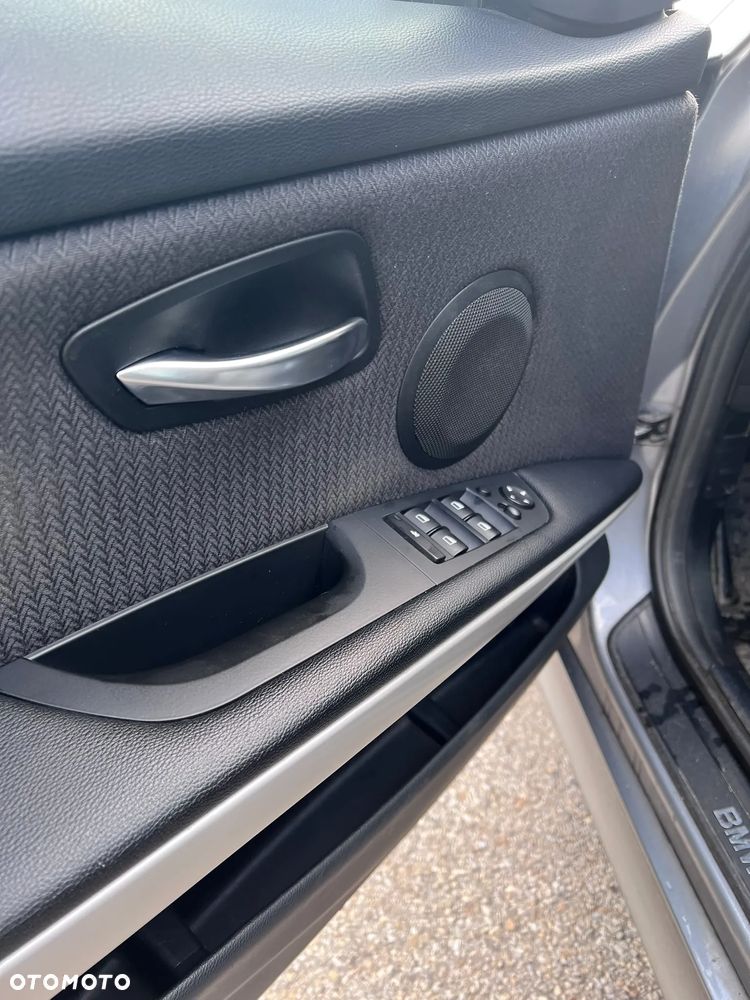 BMW Seria 3 320i - 11