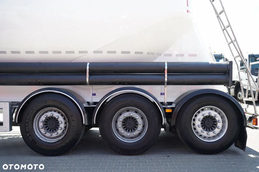 Feldbinder CEMENTONACZEPA / 3 KOMORY / 36 000 L / SILOS / DO MATERIAŁÓW SYPKICH / OŚ PODNOSZONA / SAF - 19
