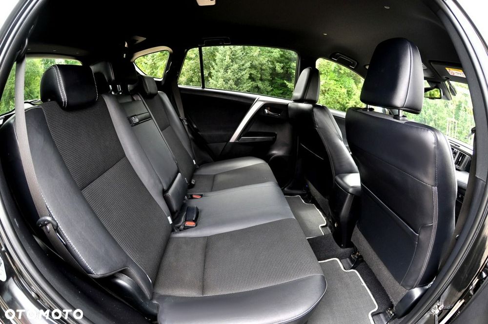 Toyota RAV4 - 9