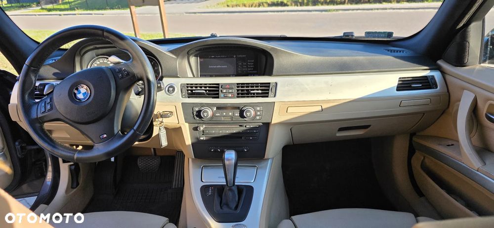 BMW Seria 3 330i - 17
