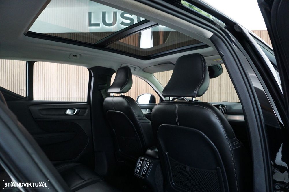 Volvo XC 40 T2 Momentum Pro - 28