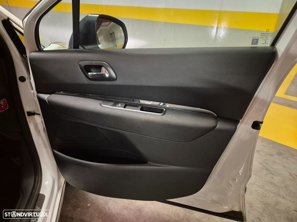 Peugeot 3008 1.6 HDi Style - 42