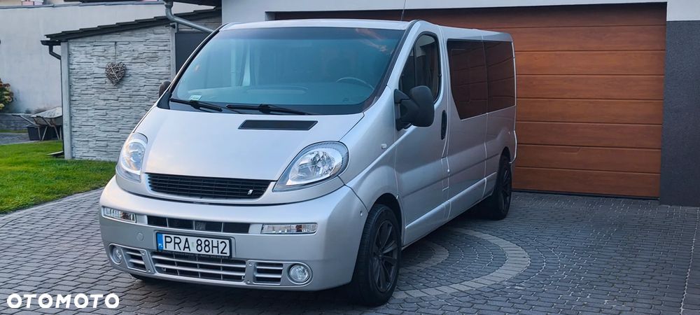 Opel Vivaro 2004 photo 2