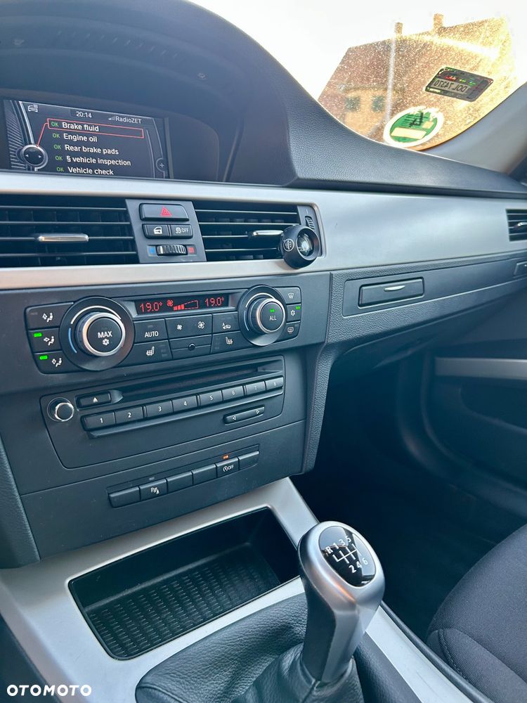 BMW Seria 3 320d - 28