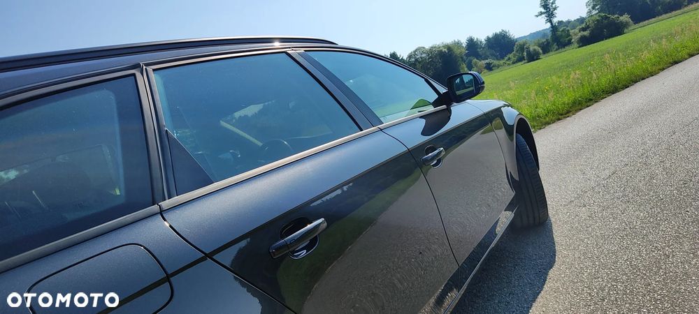 Audi A4 Avant 2.0 TDI DPF quattro S tronic Attraction - 10