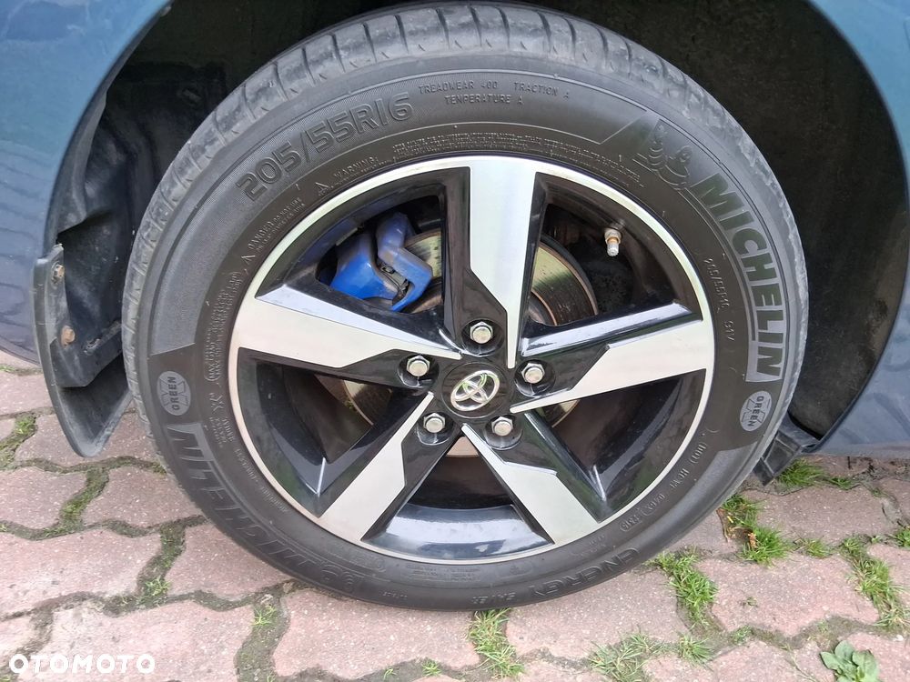 Toyota Auris 1.8 HSD Prestige NAVI - 10