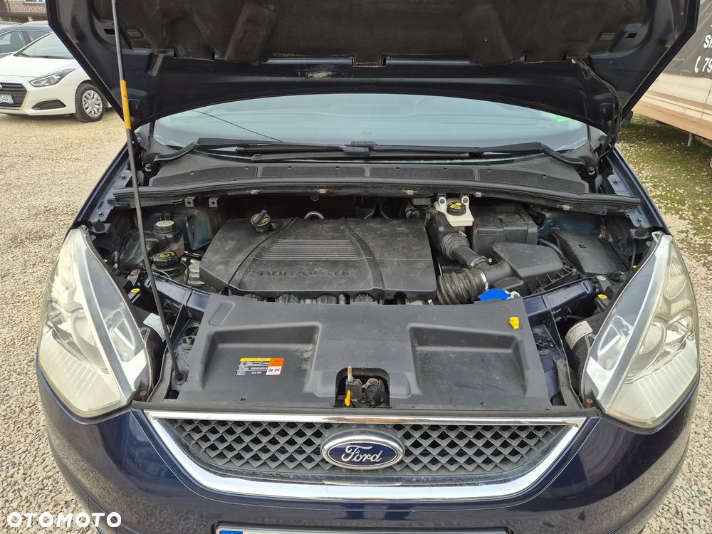 Ford Galaxy 2.0 Ghia - 21