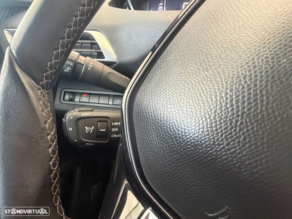 Peugeot 5008 1.5 BlueHDi Allure Pack - 21