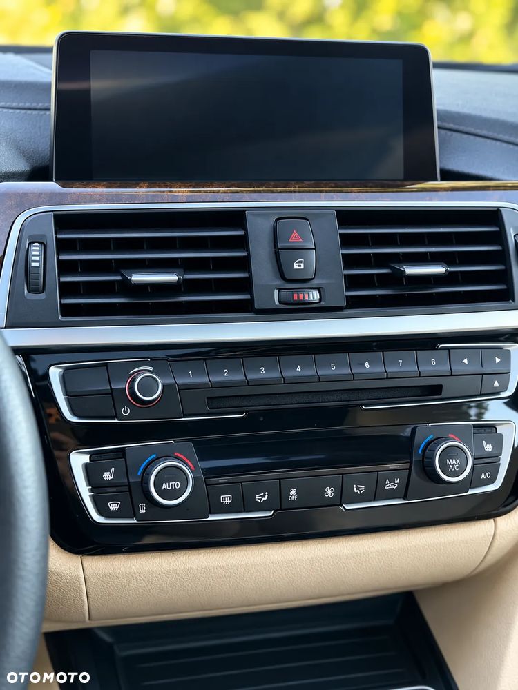 BMW Seria 3 330i Luxury Line sport - 11