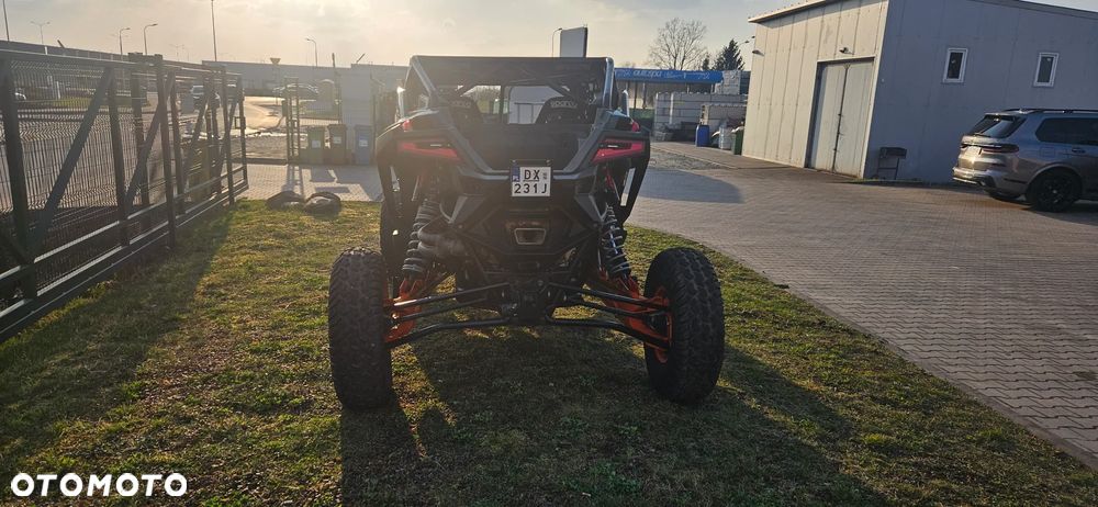 Polaris RZR - 6