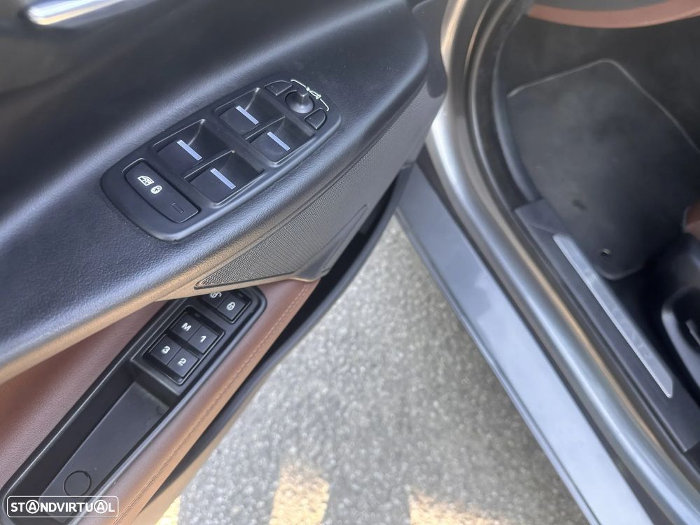Jaguar XE 20d Aut. Portfolio - 22