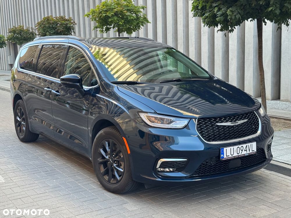 Chrysler Pacifica - 1