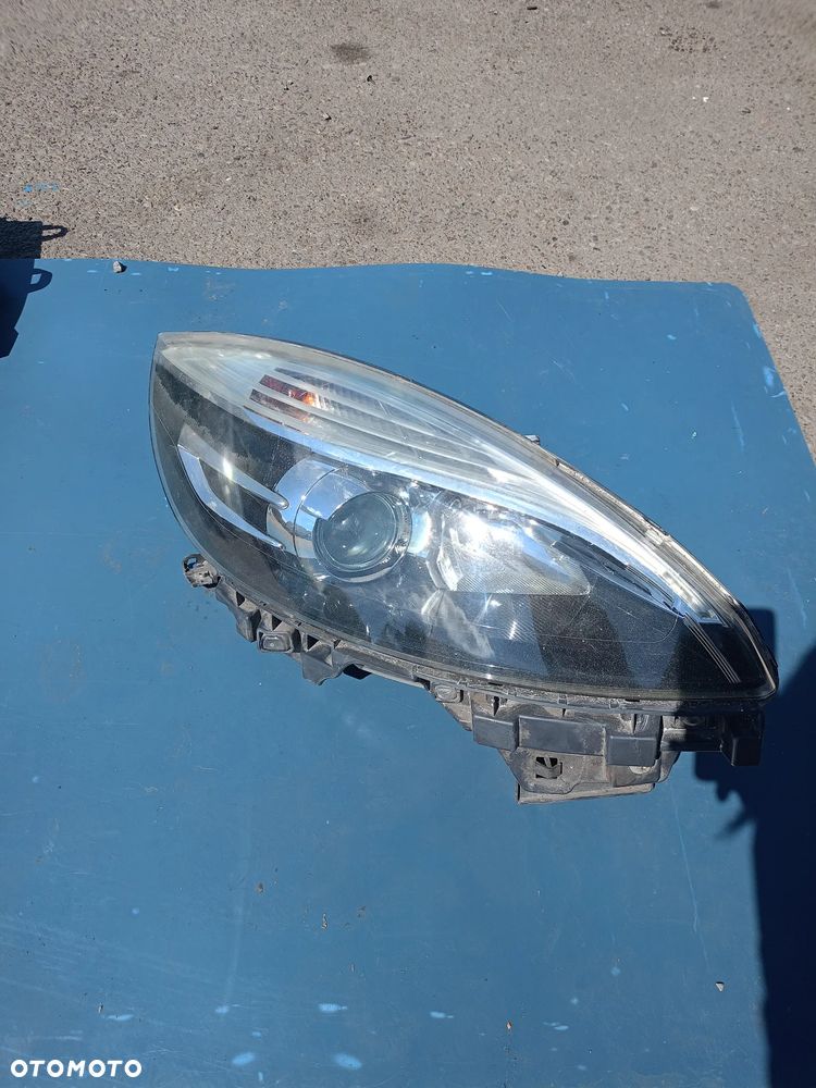 Renault Scenic III Bi Xenon prawy lampa prawa Skretny 260100027R - 1