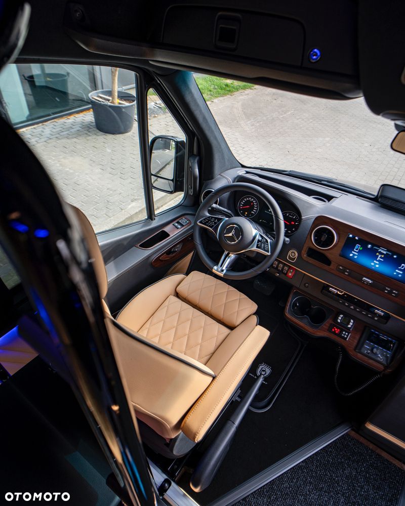 Mercedes-Benz Sprinter 519 - 36