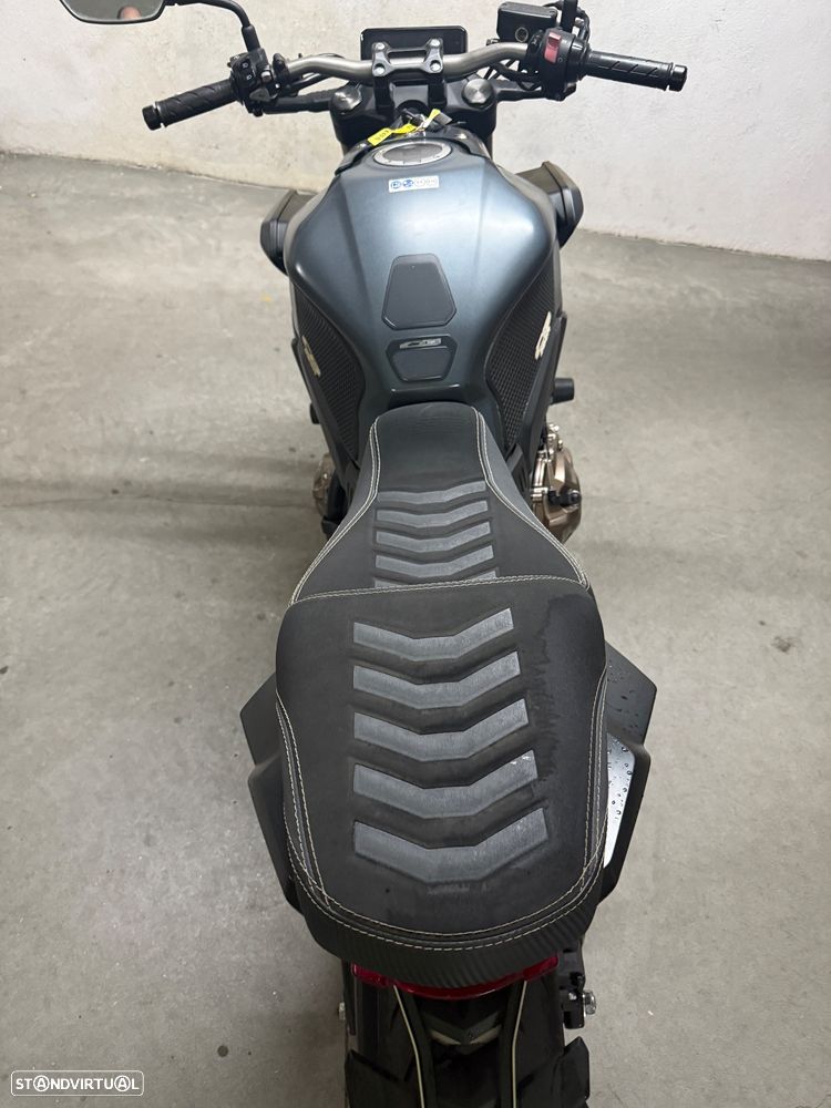 Honda CB 650 r - 7