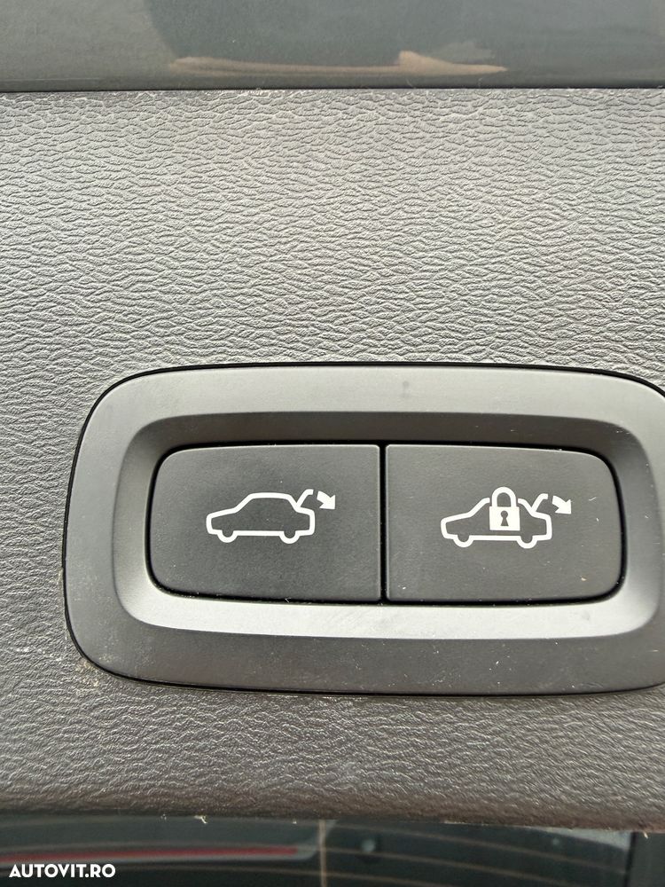 Volvo XC 40 T4 Recharge DKG Ultimate Dark - 28