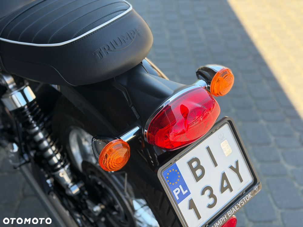 Triumph Bonneville - 14