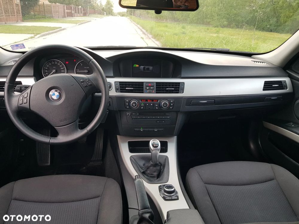 BMW Seria 3 320d Efficient Dynamics Edition - 9