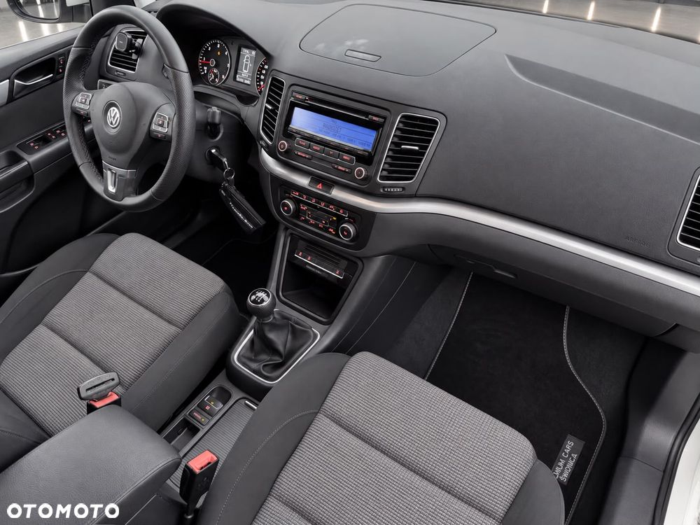 Volkswagen Sharan 2.0 TDI DPF BlueMotion Comfortline - 28