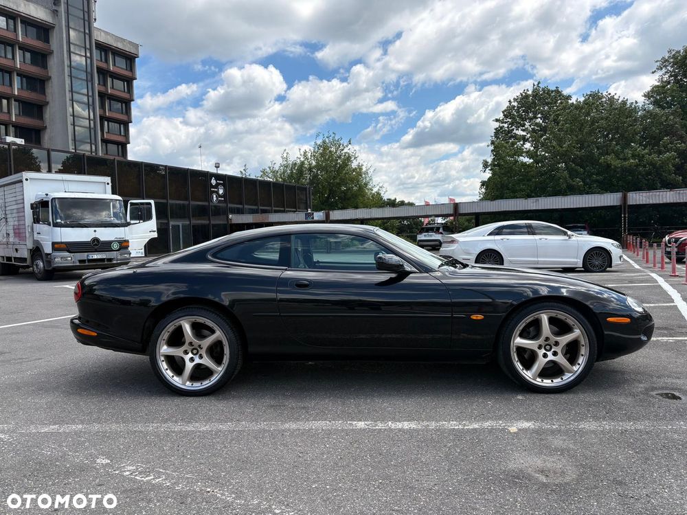 Jaguar XK - 4