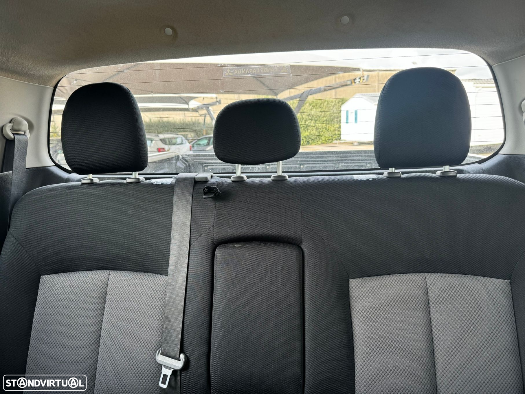 Mitsubishi L200 2.4 DI-D CD Campera 4WD - 24
