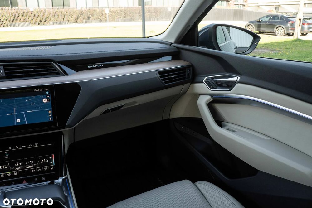 Audi Q8 e-tron 55 114kWh Quattro Advanced - 25