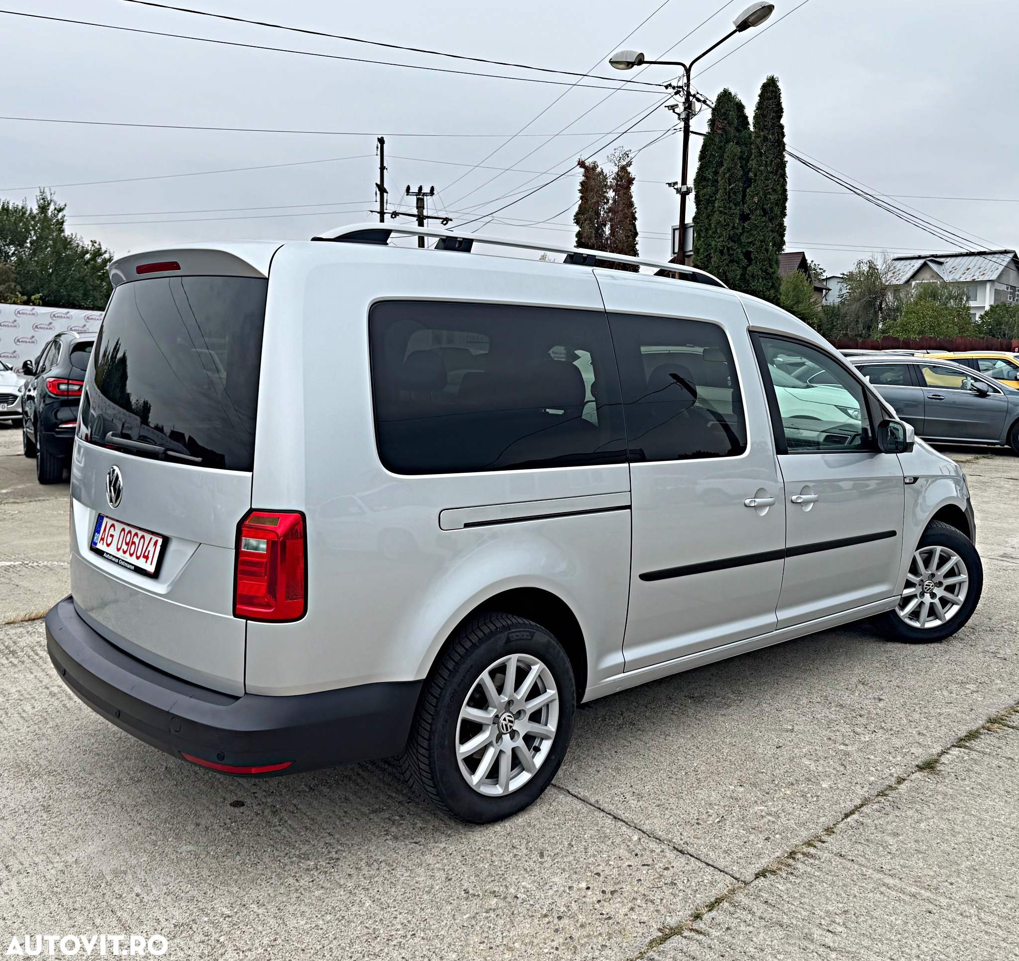Volkswagen Caddy 2.0 TDI (7-Si.) Maxi Comfortline - 4