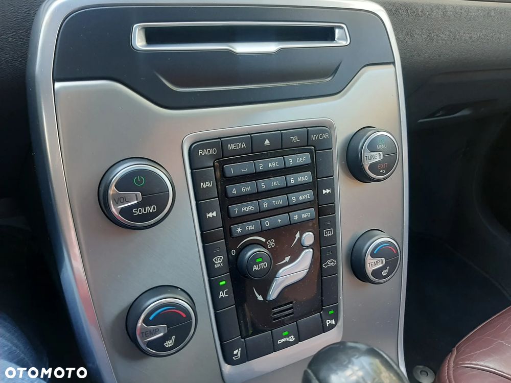 Volvo V70 D3 Summum - 20