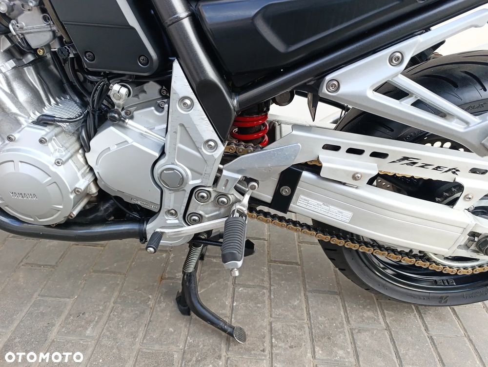 Yamaha FZS - 17
