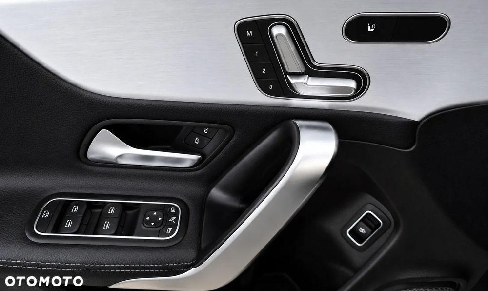 Mercedes-Benz CLA 250 4-Matic 7G-DCT - 12