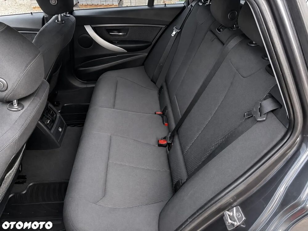 BMW Seria 3 - 25