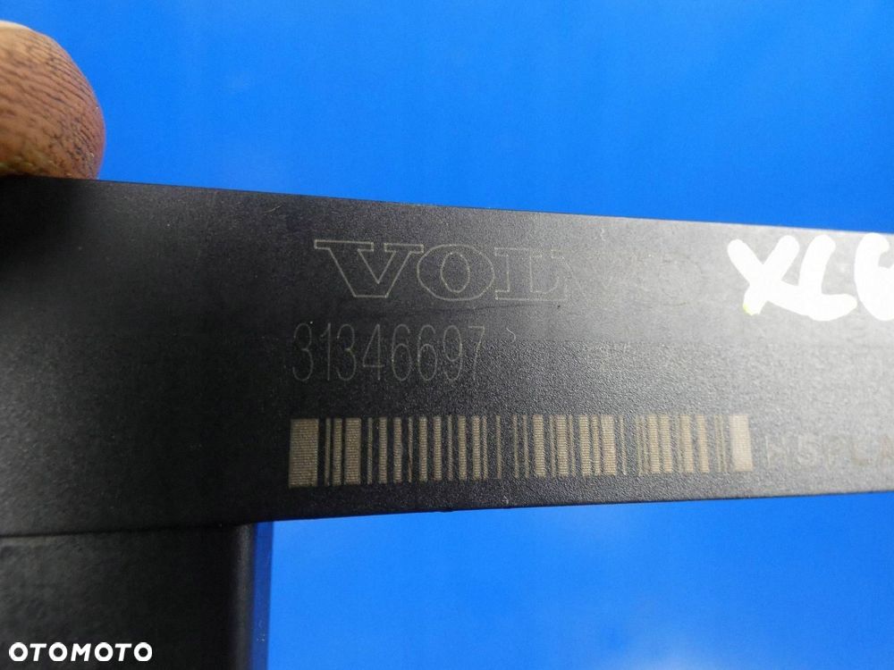 VOLVO XC60 II 17- WZMACNIACZ ANTENY - 2