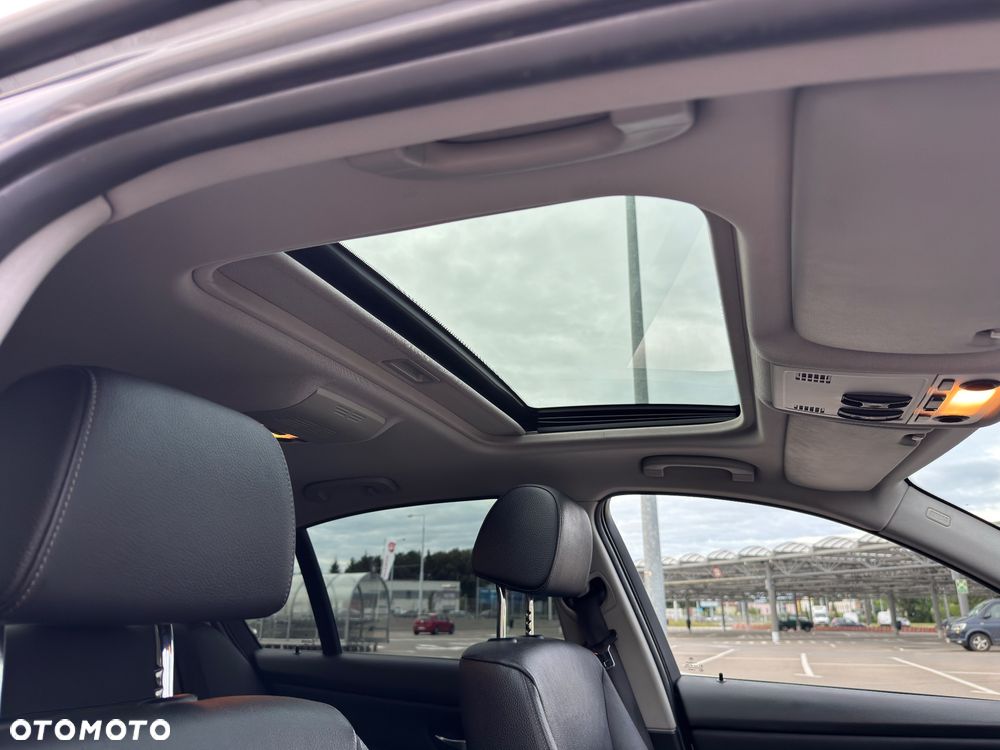 BMW Seria 3 320d - 34