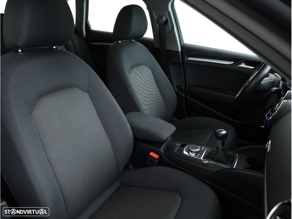 Audi A3 Sportback 30 TDI - 16