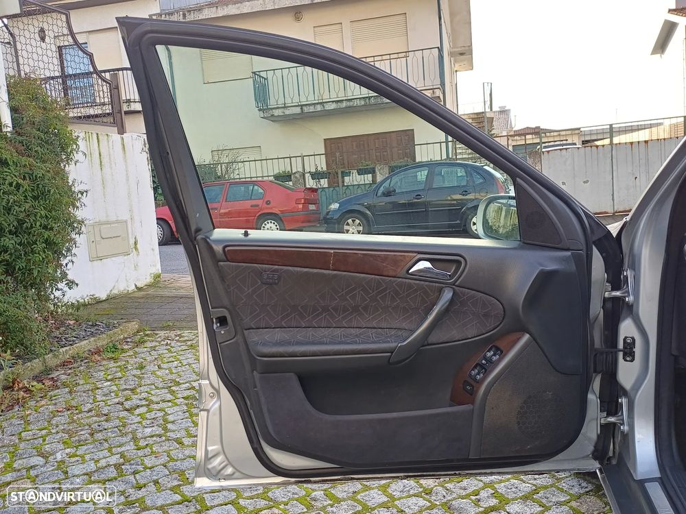 Mercedes-Benz C 220 CDI Auto Avantgarde - 17