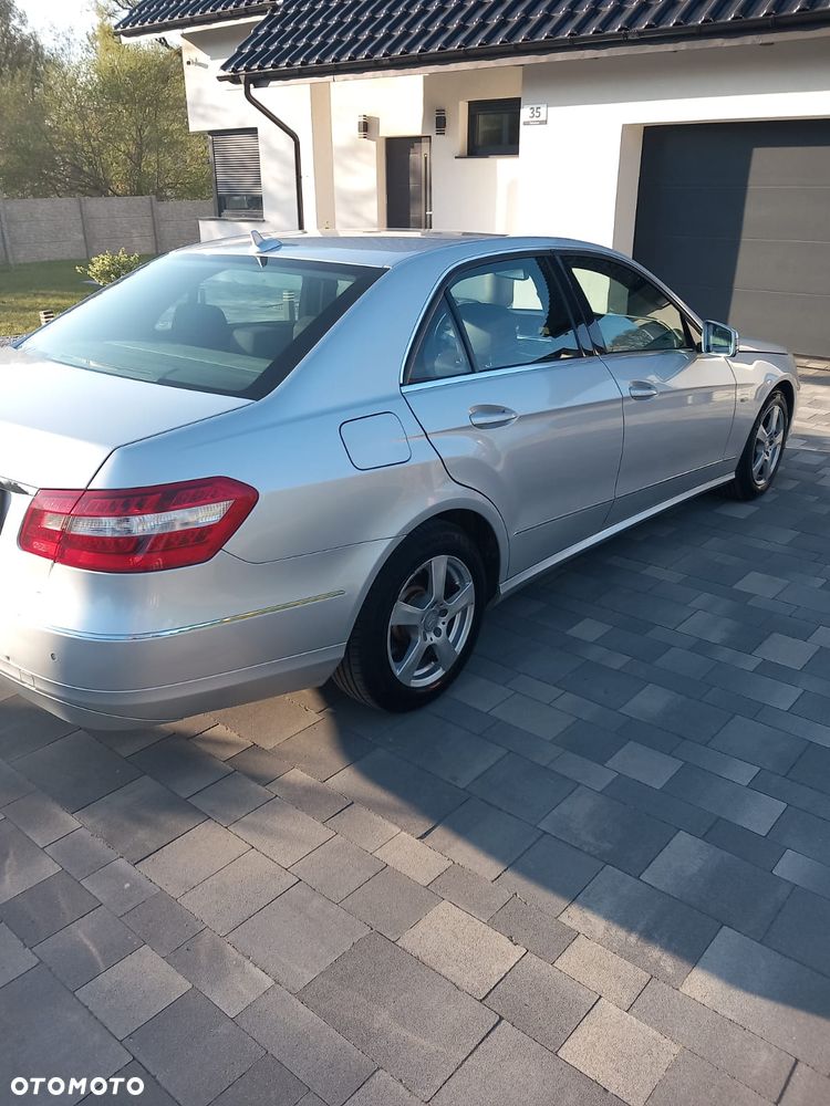 Mercedes-Benz Klasa E 200 BlueTEC 7G-TRONIC Elegance - 7