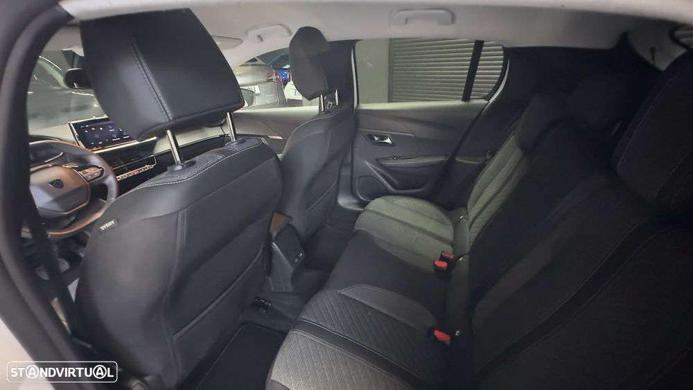 Peugeot e-208 Allure - 35