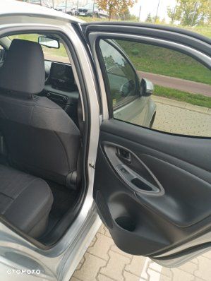 Toyota Yaris Hybrid 1.5 Style - 29
