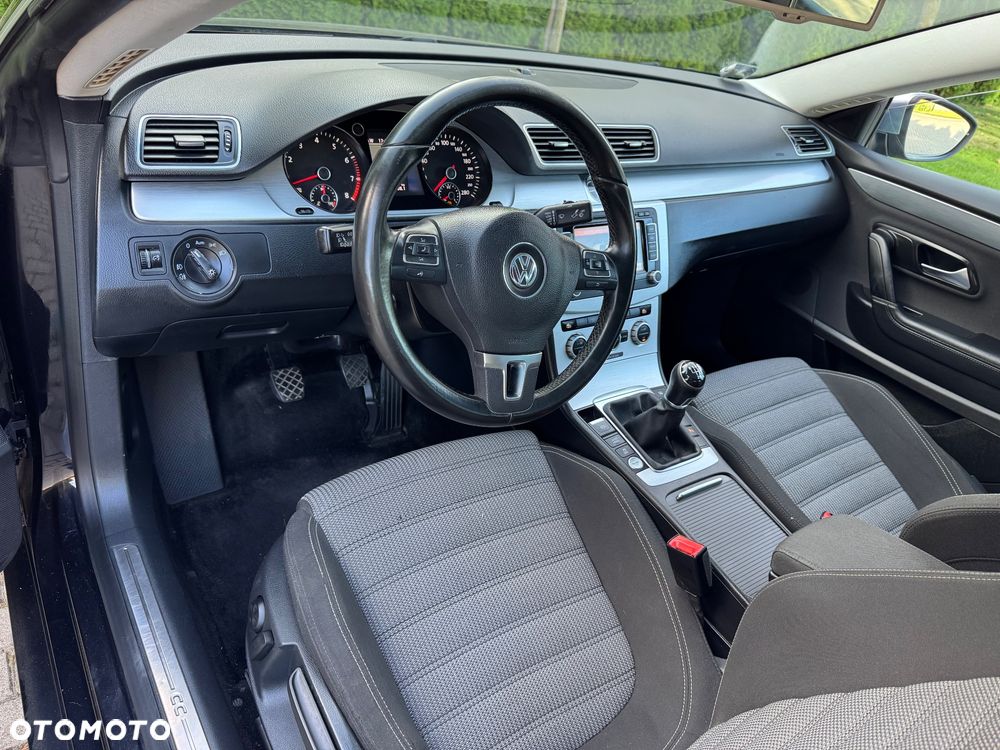 Volkswagen Passat CC - 19