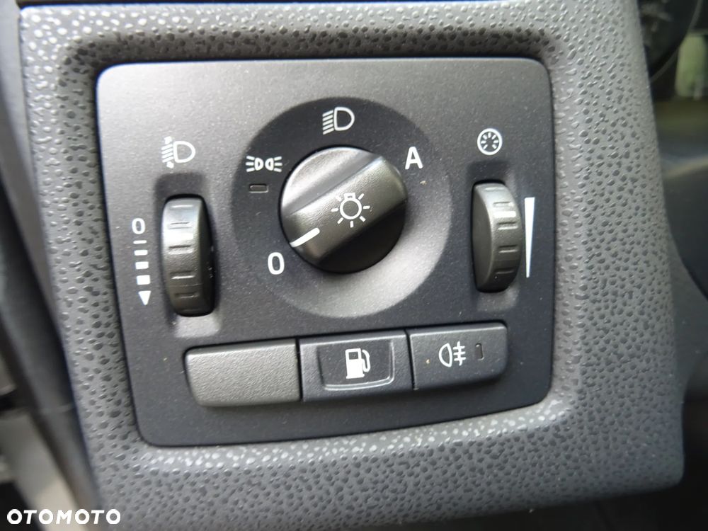 Volvo V50 DPF DRIVe Momentum - 16