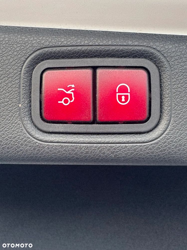 Mercedes-Benz Klasa E 300 9G-TRONIC - 12