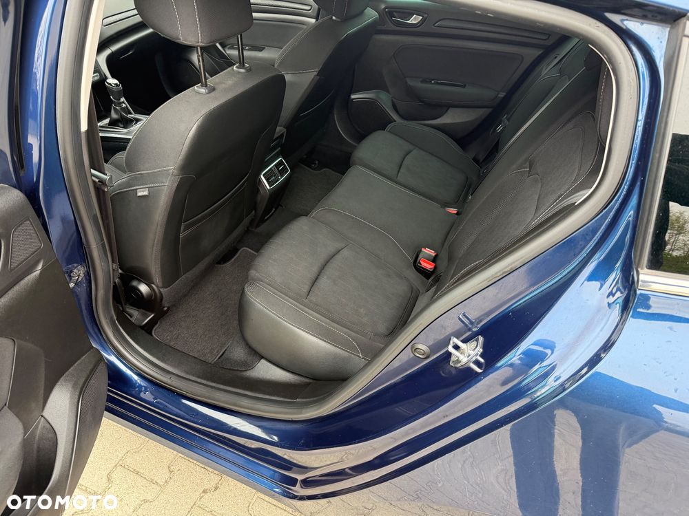 Renault Megane TCe 140 GPF LIMITED - 8