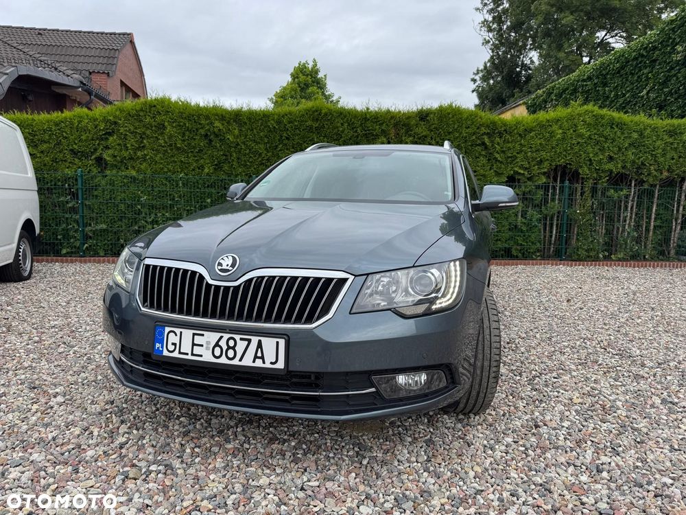 Skoda Superb 2.0 TDI Elegance DSG - 2